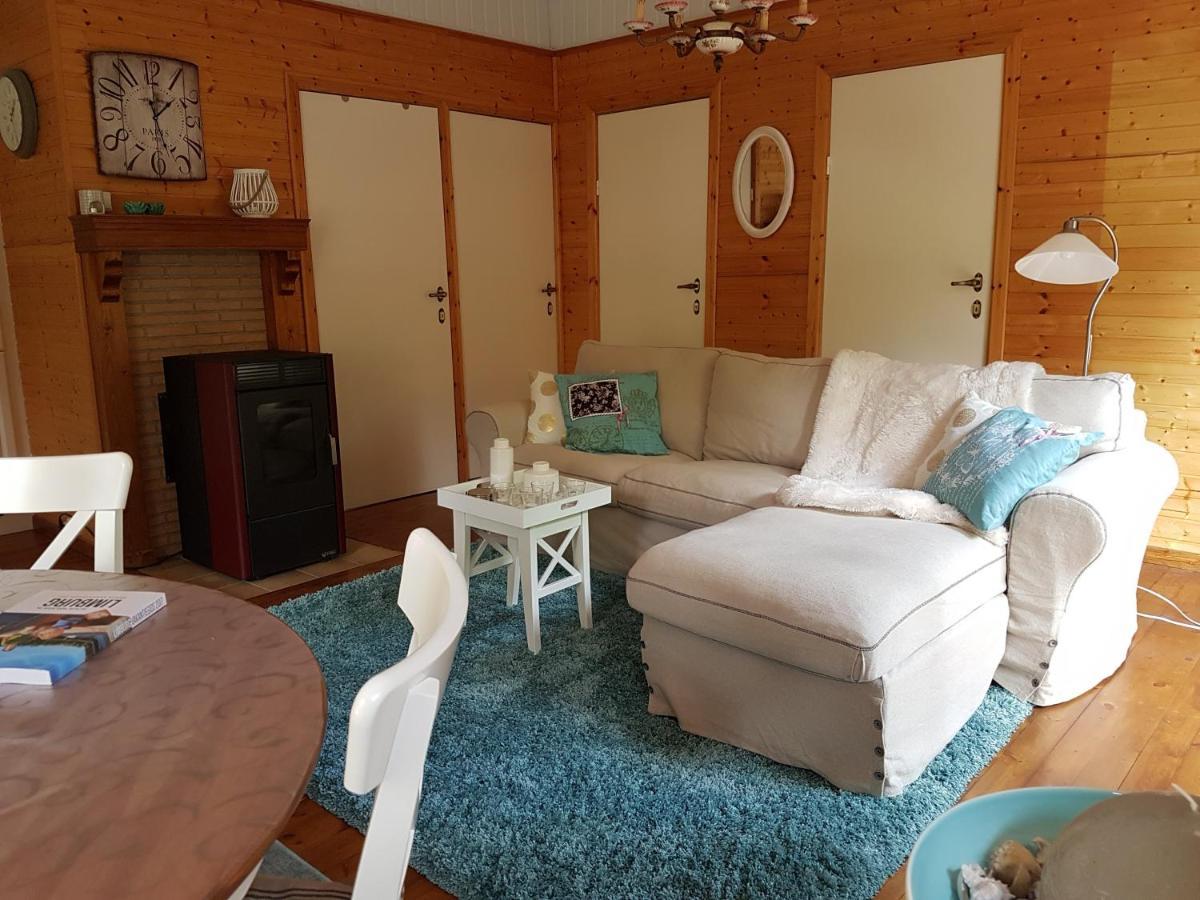 Charme Chalet Zutendaal Ngoại thất bức ảnh